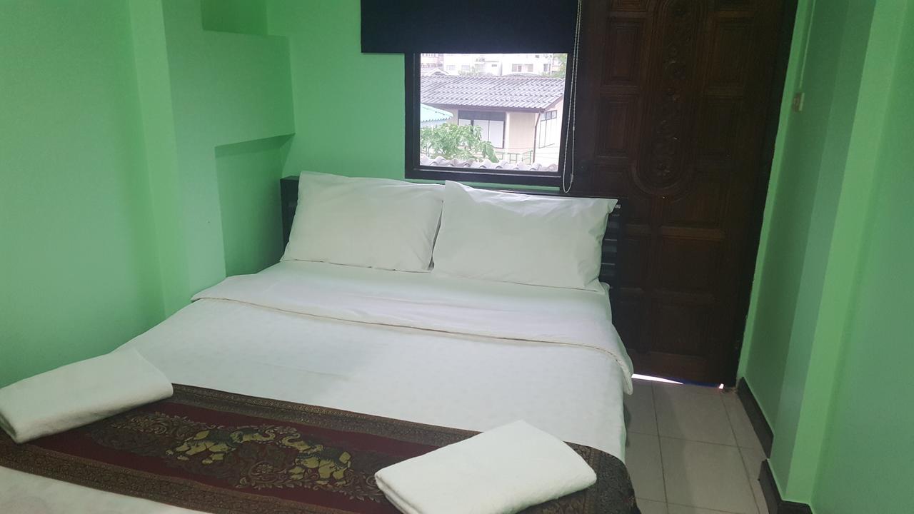 All Nations Guesthouse ホアヒン郡 エクステリア 写真